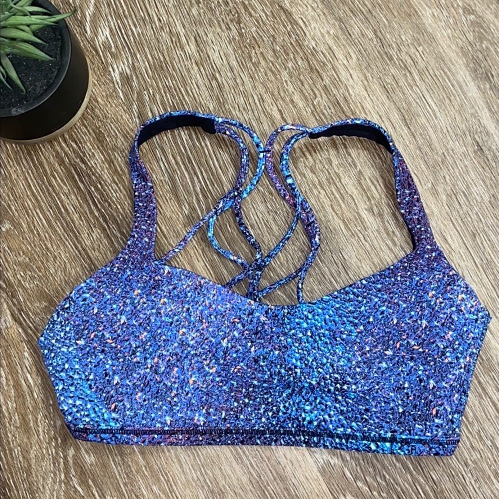 Lululemon sports bra size 6